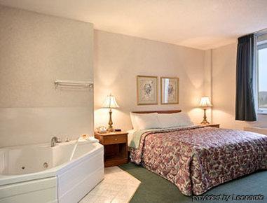 Elkins Inn And Suites الغرفة الصورة
